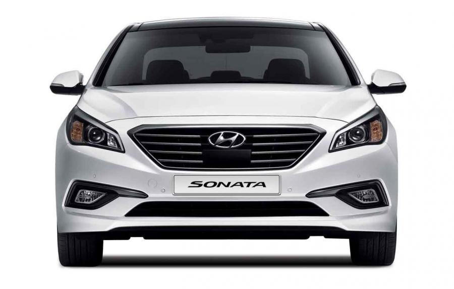 Hyundai Sonata 2015 года  (фото 10 из 16)